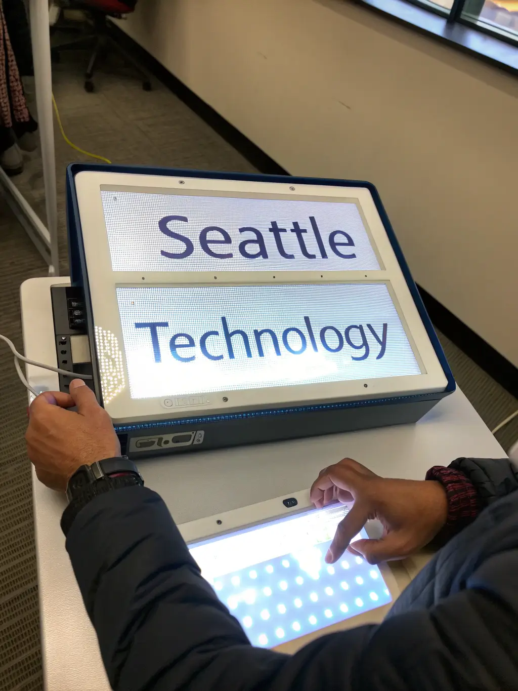 2 Line Seattle: How to Master the Art of Minimalist Writing